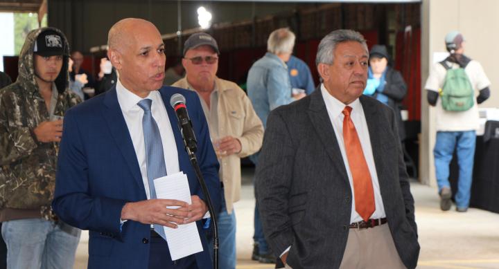 CFO Darrel Bazzell makes remarks at UT Staff BBQ
